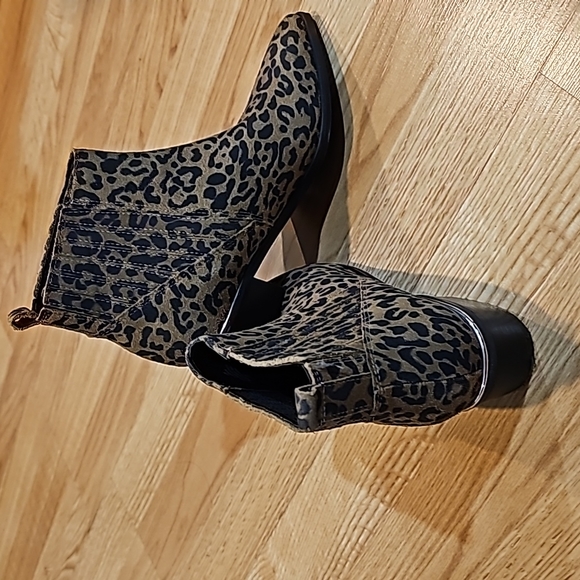 Marc Fisher booties - Picture 2 of 13